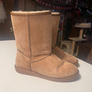 Lamo Kora Women’s Size 9 Faux Fur Lining Chestnut Suede Boots